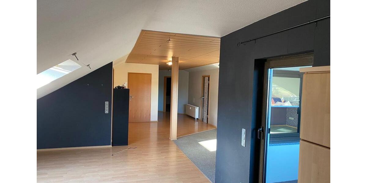 Großzügige 2-Zimmer-DG-Wohnung mit Balkon in Hünfelden Dauborn 2 zimmer