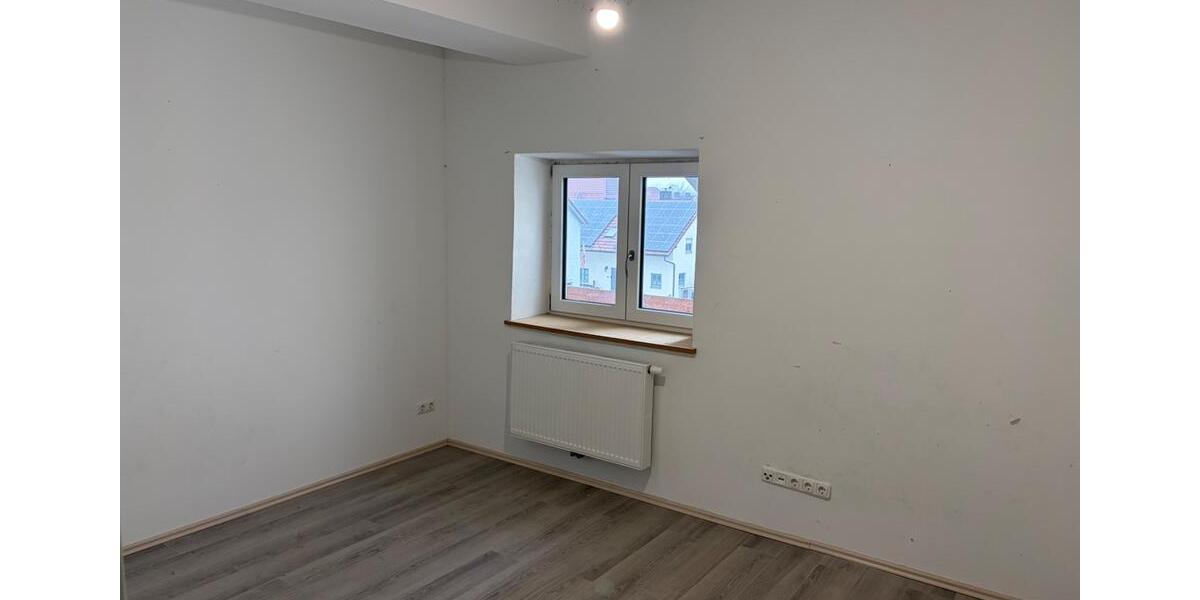 Etagenwohnung Osterhofen - 4 Zimmer, 124 m&sup2;, 1.054&euro; | Angebot:24867792