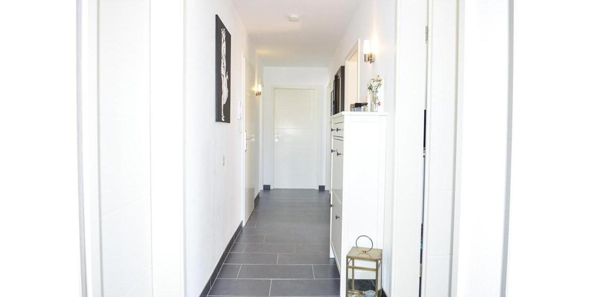 Dachgeschoßwohnung Sennfeld - 4.5 Zimmer, 108 m&sup2;, 1.030&euro; | Angebot:25900773