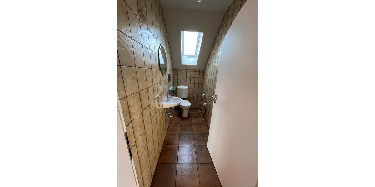 Dachgeschoßwohnung Speichersdorf - 3 Zimmer, 121 m&sup2;, 880&euro; | Angebot:26133097