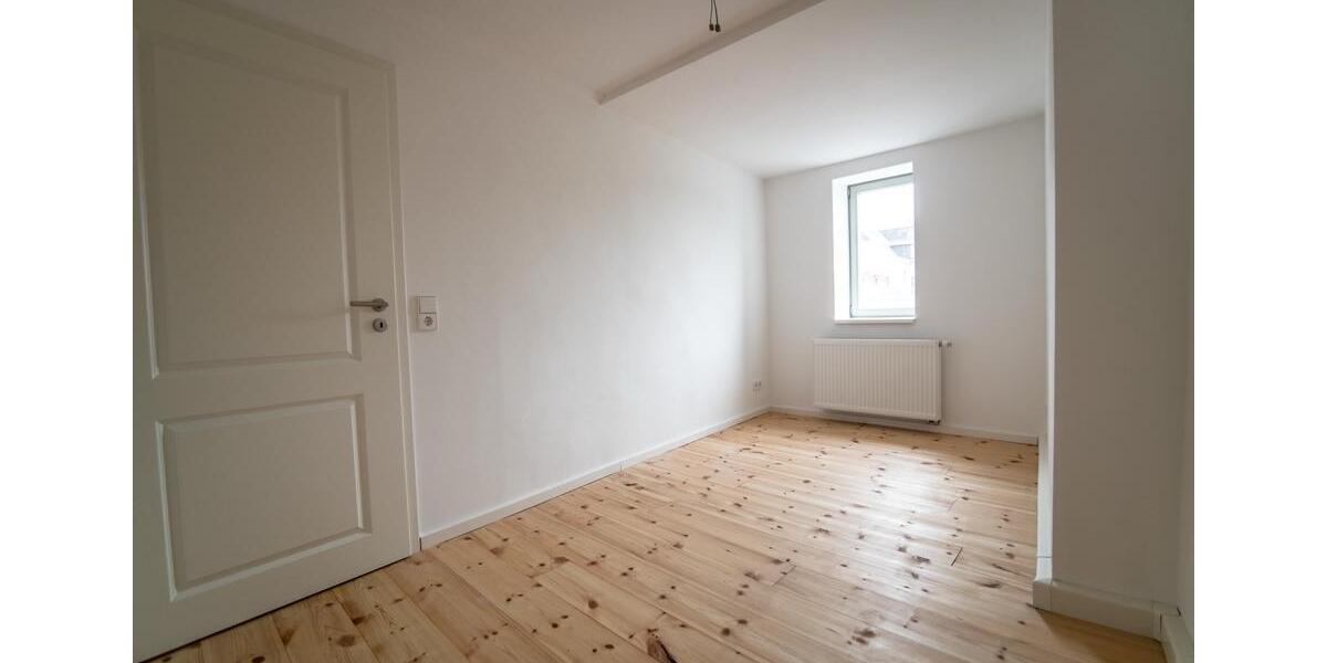 Dachgeschoßwohnung Burgstädt - 5 Zimmer, 136 m&sup2;, 1.150&euro; | Angebot:24353946