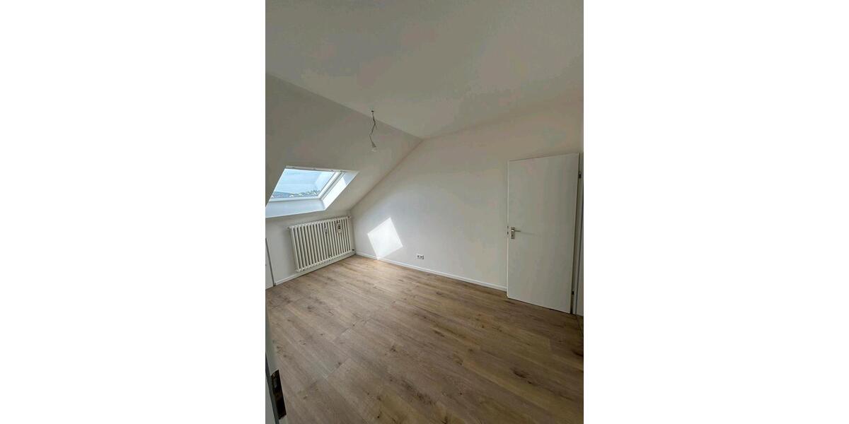 Dachgeschoßwohnung Bad Kissingen - 3 Zimmer, 75 m&sup2;, 900&euro; | Angebot:26327155