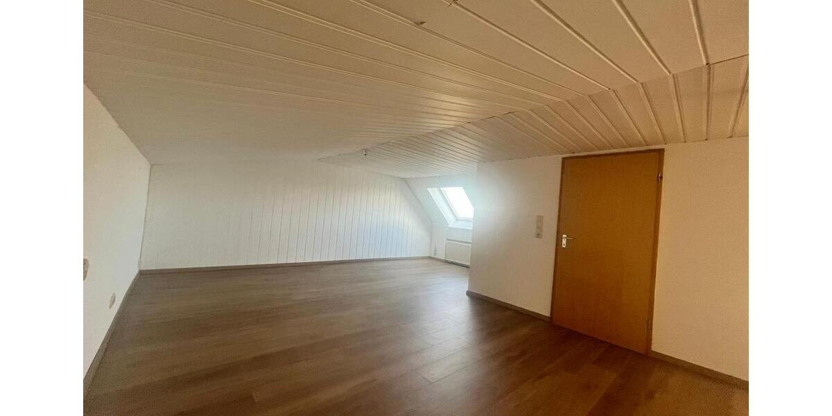 Etagenwohnung Windeck - 5 Zimmer, 125 m&sup2;, 1.000&euro; | Angebot:26051271