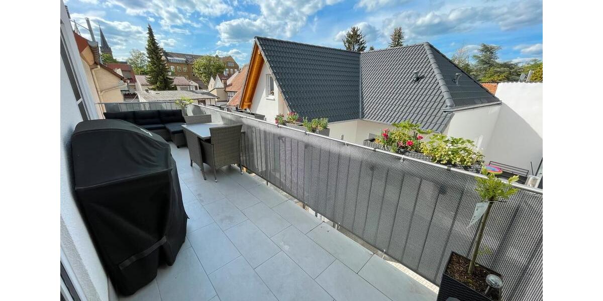 Etagenwohnung Wiesbaden Biebrich - 4 Zimmer, 114 m&sup2;, 2.000&euro; | Angebot:26038493