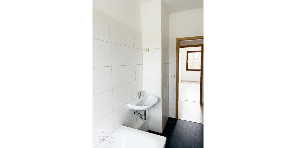 Etagenwohnung Nünchritz - 3 Zimmer, 62 m&sup2;, 320&euro; | Angebot:26400678