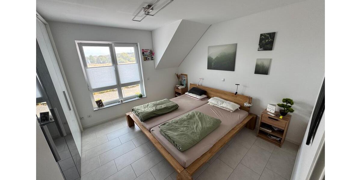Etagenwohnung Idstein - 3 Zimmer, 90 m&sup2;, 1.250&euro; | Angebot:26649783