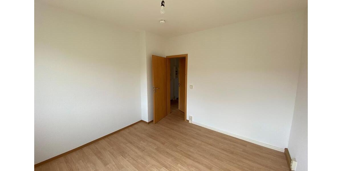 Etagenwohnung Suhl - 4 Zimmer, 65 m&sup2;, 400&euro; | Angebot:26383681