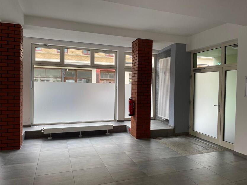 MODERNE GEWERBEEINHEIT IN GUTER LAGE IN BERNBURG