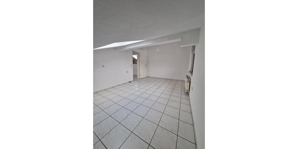 Dachgeschoßwohnung Lützelbach - 4 Zimmer, 84 m&sup2;, 750&euro; | Angebot:24470176