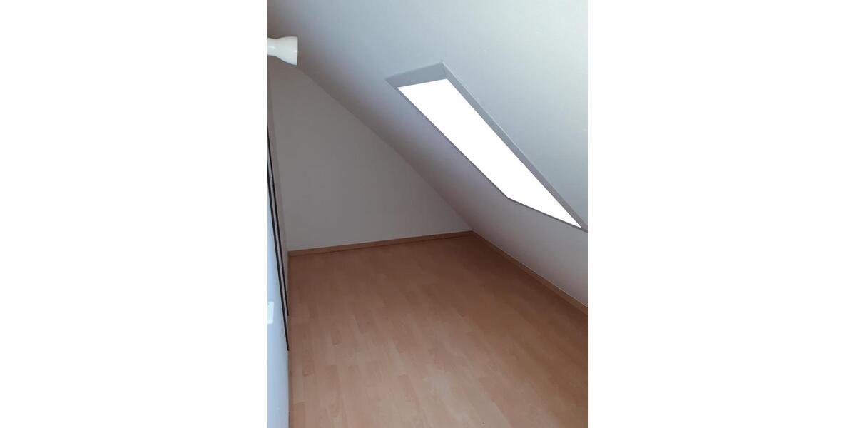 Dachgeschoßwohnung Lemberg - 1 Zimmer, 62 m&sup2;, 380&euro; | Angebot:25722634