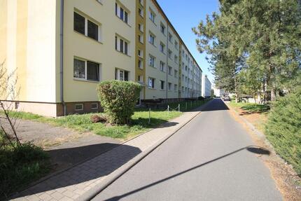 Helle, renovierte 2-Raum-Wohnung am Dreieck zimmer