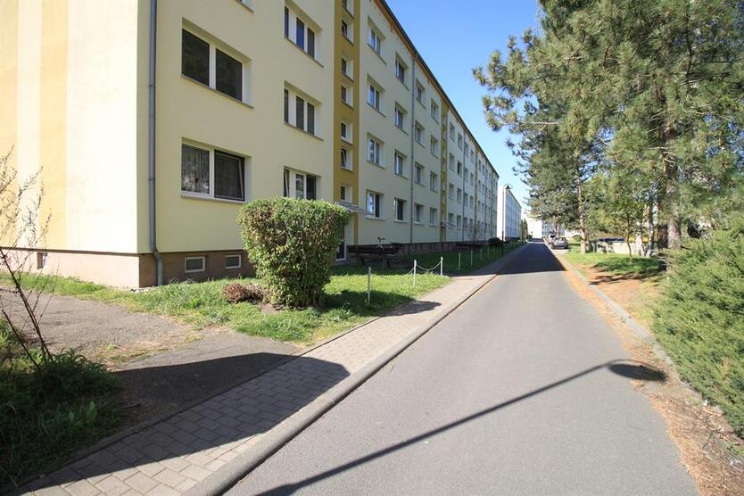 Helle, renovierte 2-Raum-Wohnung am Dreieck zimmer