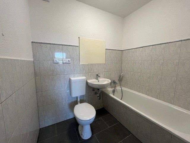 Etagenwohnung Zwickau Pölbitz - 3 Zimmer, 70 m&sup2;, 399&euro; | Angebot:26842133