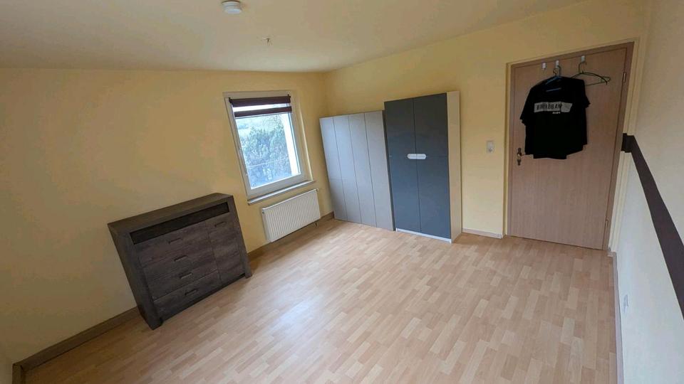 Etagenwohnung Hünfeld - 3 Zimmer, 68 m&sup2;, 390&euro; | Angebot:26119701