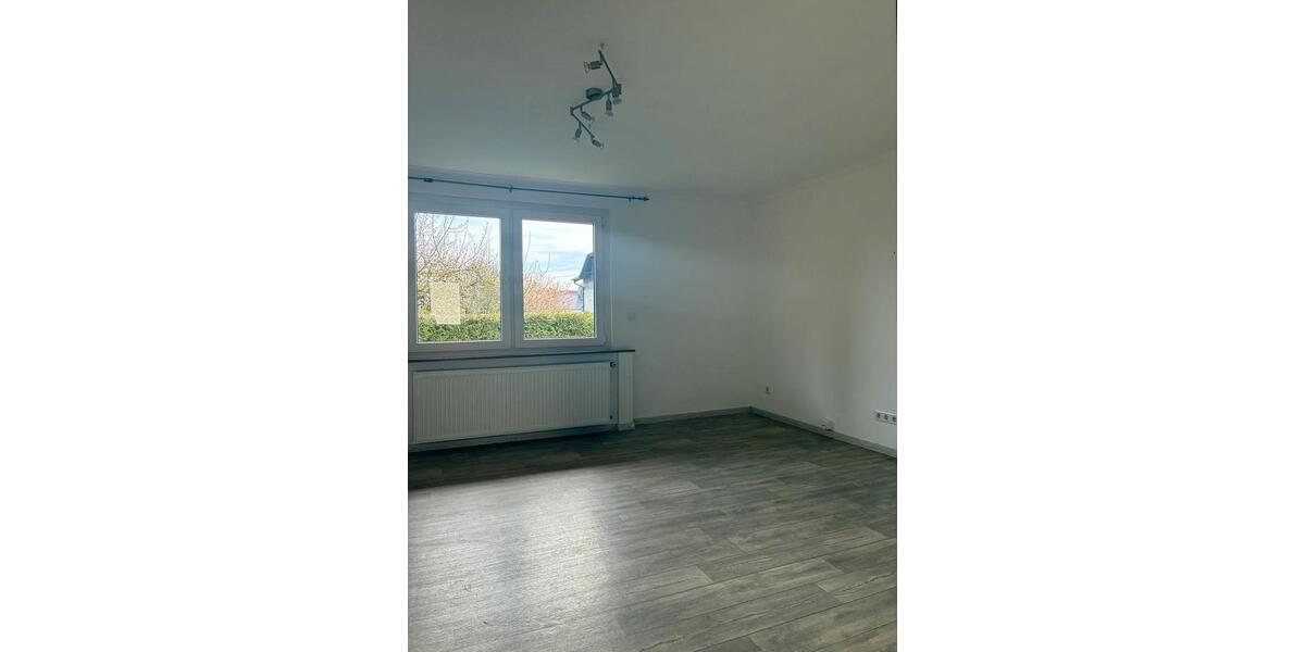 Erdgeschoßwohnung Petersberg - 1 Zimmer, 42 m&sup2;, 450&euro; | Angebot:26087539