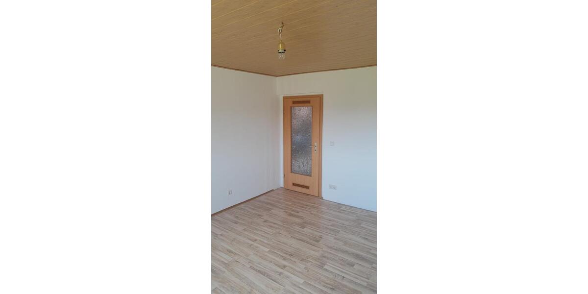 Etagenwohnung Dermbach - 3 Zimmer, 69 m&sup2;, 430&euro; | Angebot:25539490