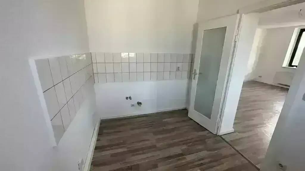 Zimmer Chemnitz Lutherviertel - 3 Zimmer, 63 m&sup2;, 350&euro; | Angebot:26471025
