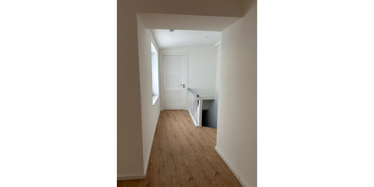 Dachgeschoßwohnung Krefeld - 3 Zimmer, 105 m&sup2;, 1.149&euro; | Angebot:24801525
