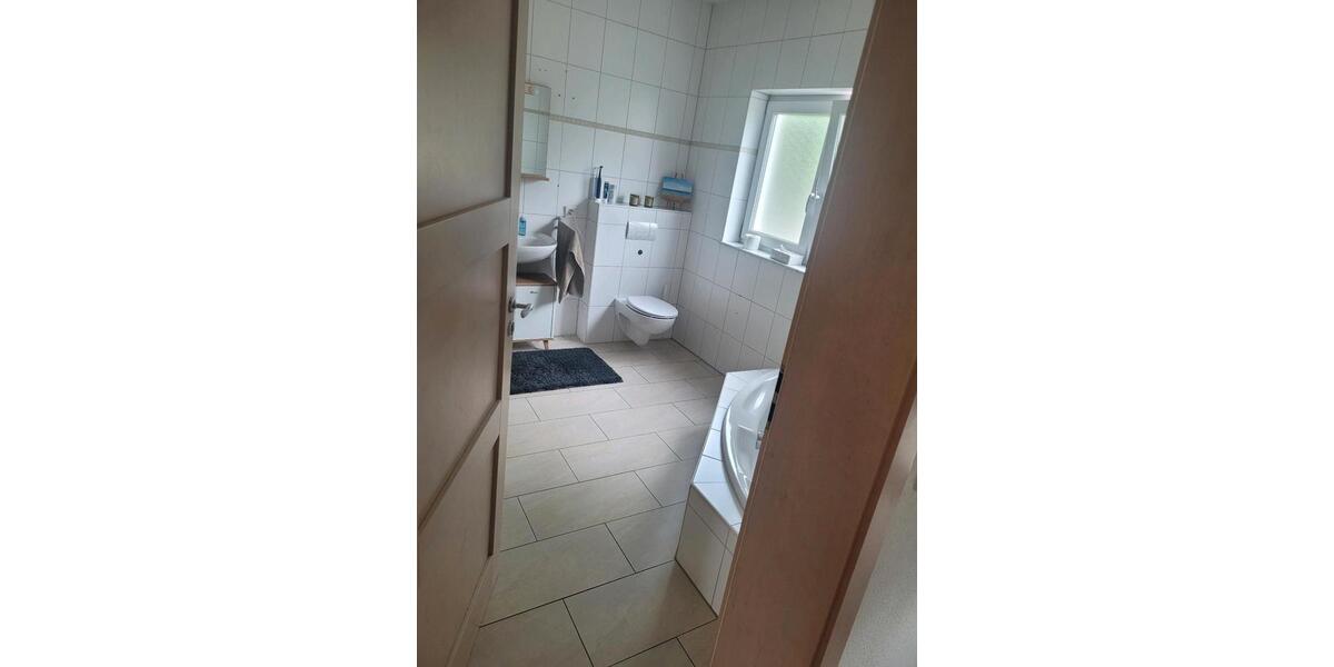 Terrassenwohnung Wiehl - 3 Zimmer, 120 m&sup2;, 1.200&euro; | Angebot:26538387