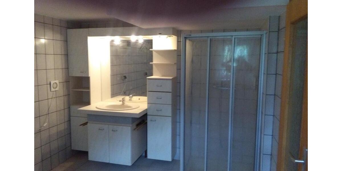 Etagenwohnung Weiding - 1 Zimmer, 31 m&sup2;, 240&euro; | Angebot:26532725