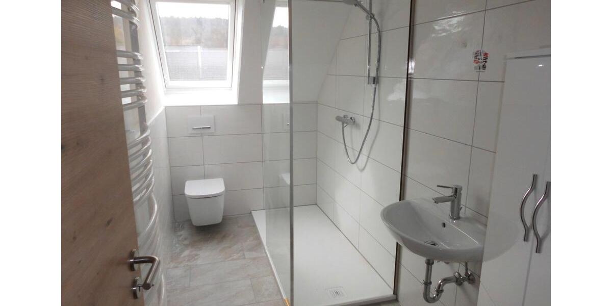 Dachgeschoßwohnung Rodenberg - 3 Zimmer, 80 m&sup2;, 750&euro; | Angebot:26204415