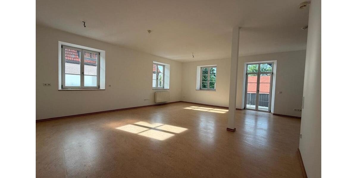 Etagenwohnung Neuötting - 2 Zimmer, 92 m&sup2;, 860&euro; | Angebot:26675800