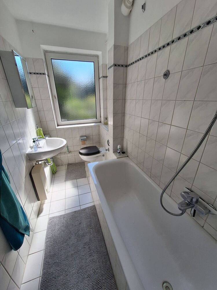 HH-Horn, 2,5 Zimmer Wohnung mit Balkon !Bitte unsere Fragen beachten!