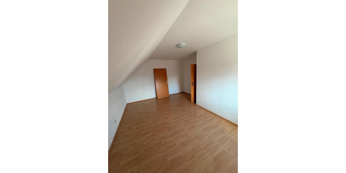 Etagenwohnung Wahrenholz - 3 Zimmer, 90 m&sup2;, 750&euro; | Angebot:26534859
