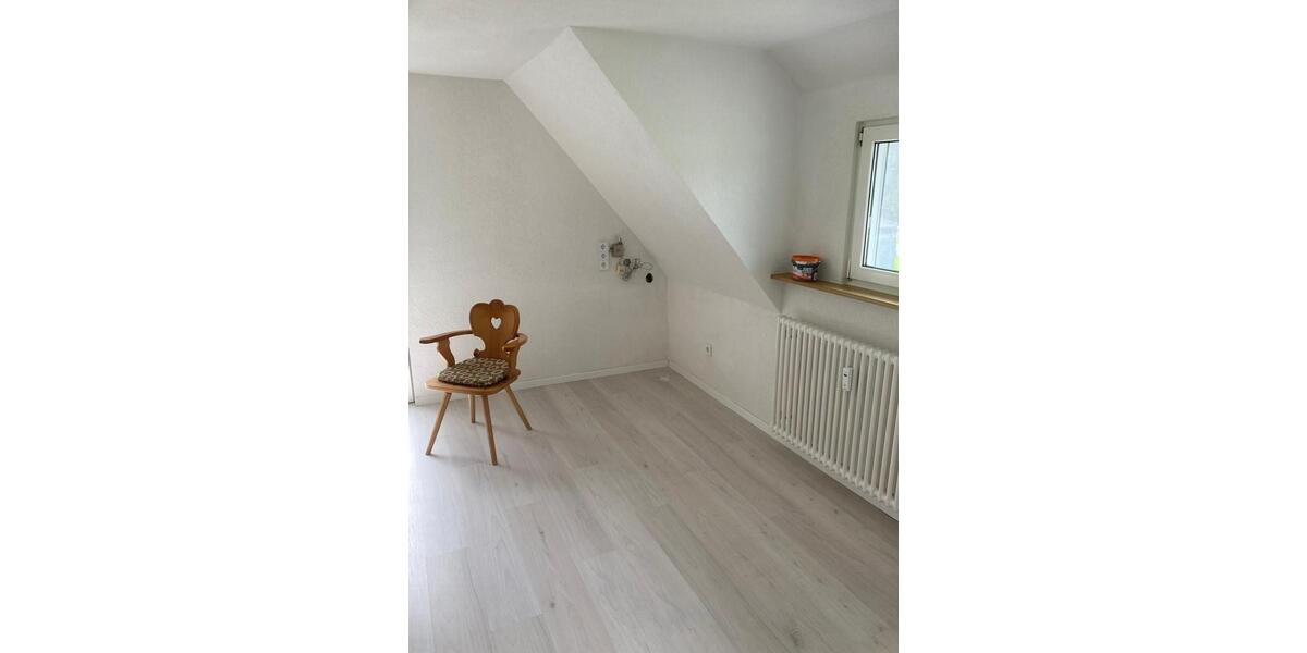 Dachgeschoßwohnung Eisenbach (Hochschwarzwald) - 4 Zimmer, 80 m&sup2;, 700&euro; | Angebot:25760671