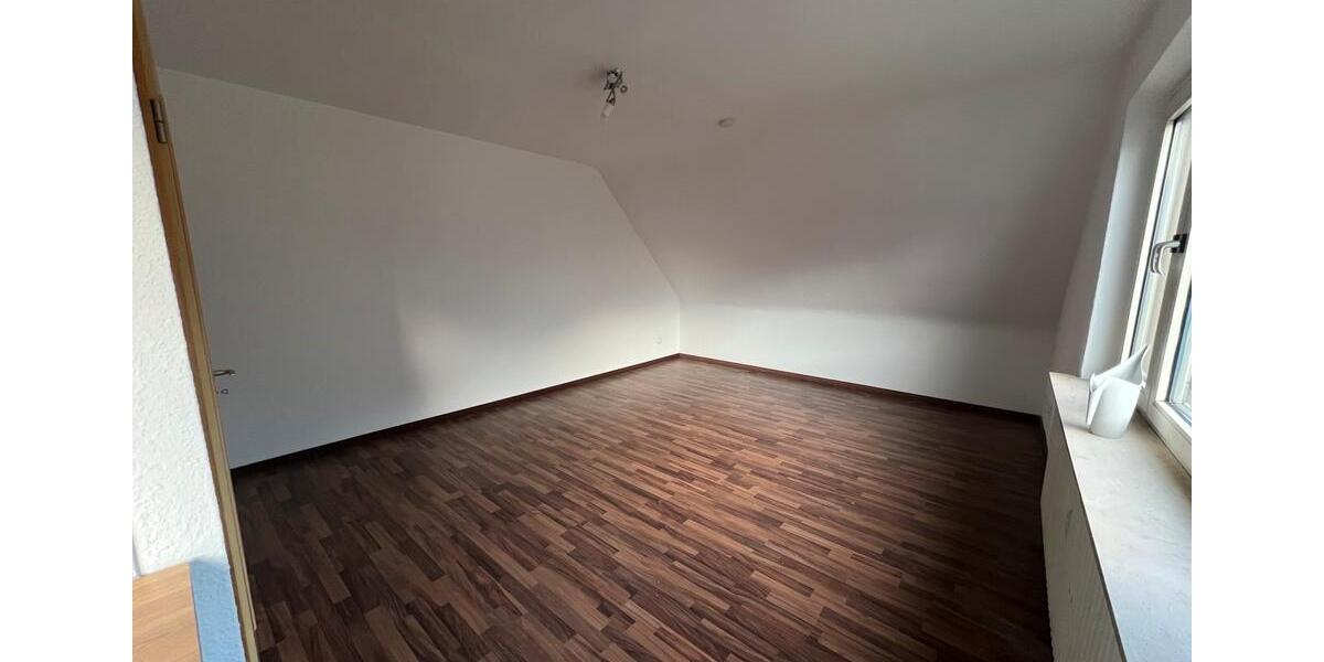 Dachgeschoßwohnung Essen Stadtbezirk IX - 1 Zimmer, 36 m&sup2;, 470&euro; | Angebot:24755804
