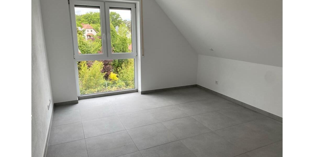 Dachgeschoßwohnung Herzogenaurach - 4 Zimmer, 105 m&sup2;, 1.400&euro; | Angebot:26671306