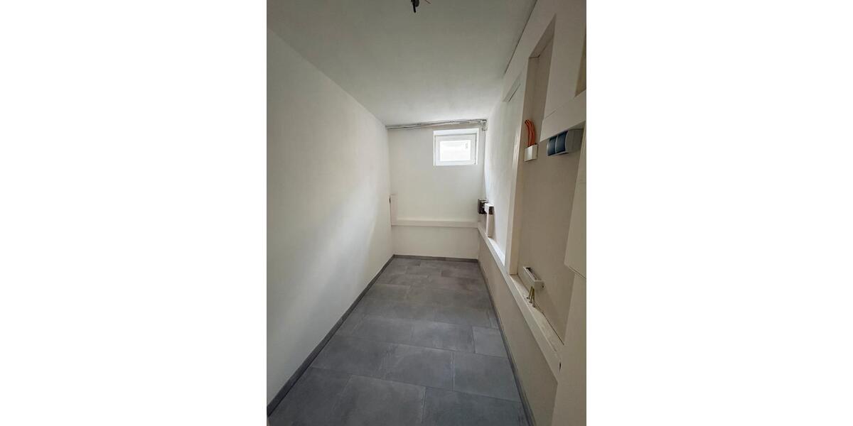 Erdgeschoßwohnung Nabburg - 3 Zimmer, 135 m&sup2;, 1.440&euro; | Angebot:25370217