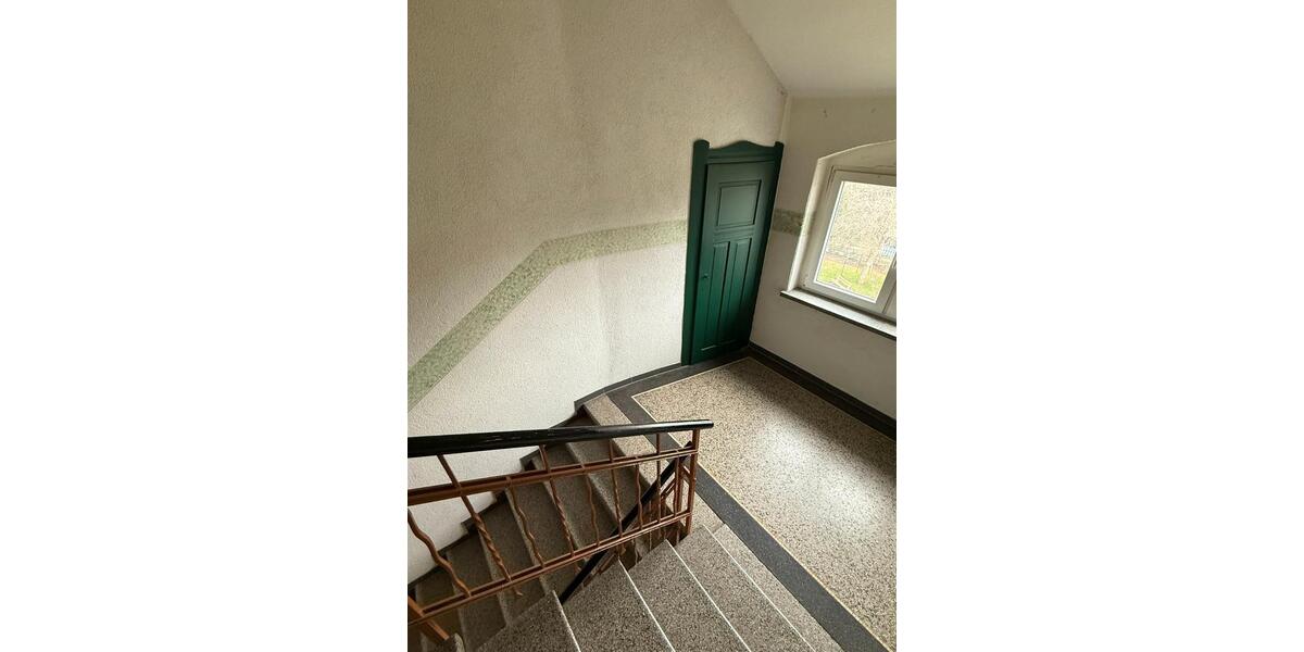Dachgeschoßwohnung Limbach-Oberfrohna Oberfrohna - 4 Zimmer, 80 m&sup2;, 400&euro; | Angebot:26181505