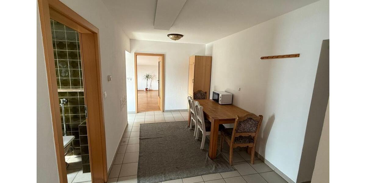 Etagenwohnung Weiherhammer - 4 Zimmer, 120 m&sup2;, 1.100&euro; | Angebot:25350113
