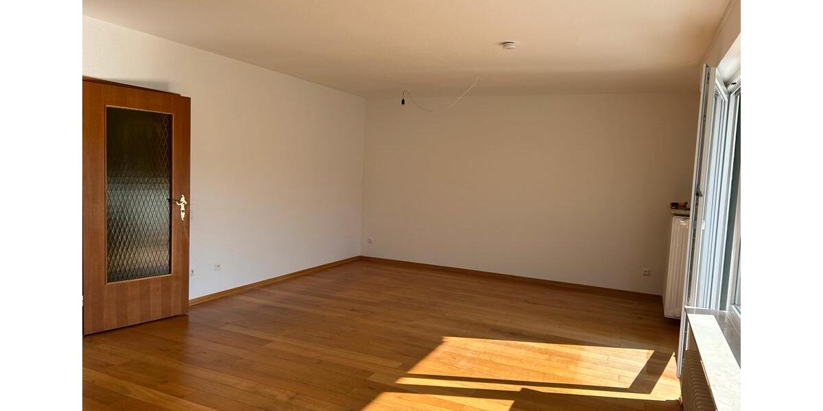 Hochparterre Solingen - 3 Zimmer, 82 m&sup2;, 880&euro; | Angebot:26534203