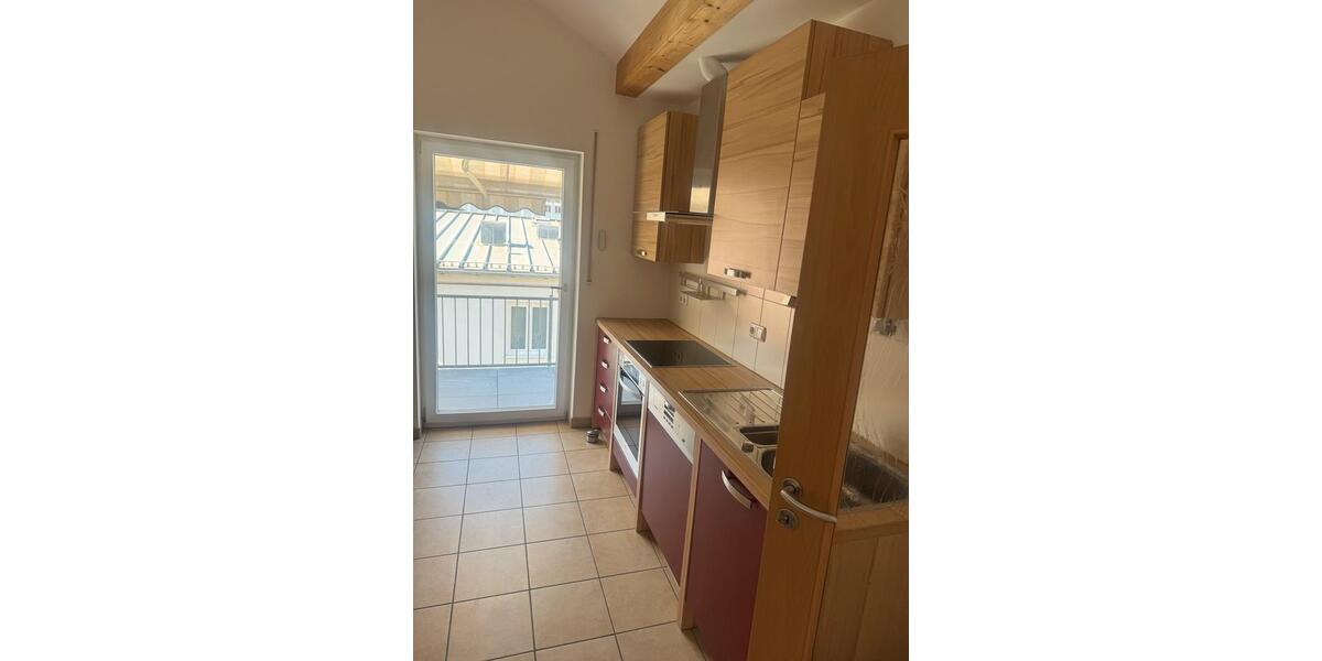 Dachgeschoßwohnung Deggendorf - 2.5 Zimmer, 72 m&sup2;, 790&euro; | Angebot:26603779