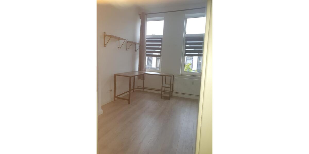 Dachgeschoßwohnung Bremerhaven - 3 Zimmer, 94 m&sup2;, 650&euro; | Angebot:26151275