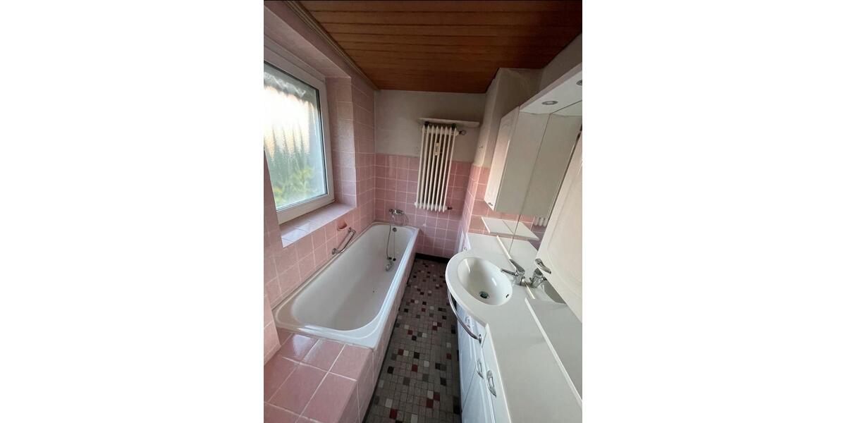 Einfamilienhaus Lage - 12 Zimmer, 270 m&sup2;, 15&euro; | Angebot:26044108