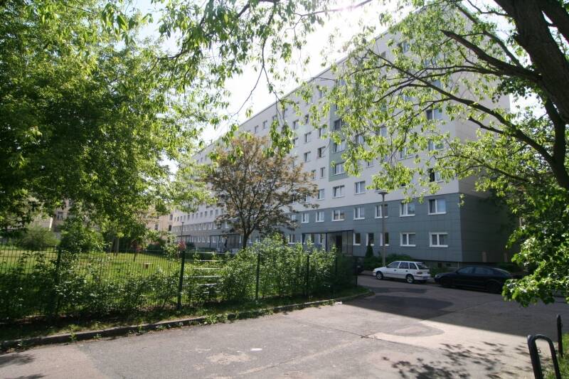 Etagenwohnung Dessau-Roßlau Innenstadt - 3 Zimmer, 57 m&sup2;, 385&euro; | Angebot:26739950