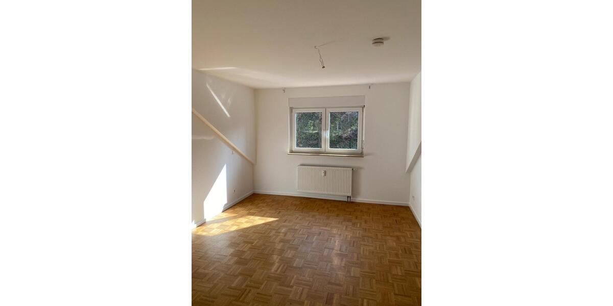 Dachgeschoßwohnung Leimen - 3 Zimmer, 77 m&sup2;, 1.160&euro; | Angebot:26600810
