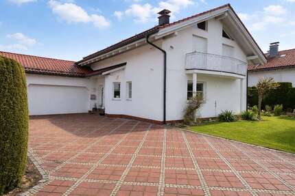 Haus Bruckmühl - 6 Zimmer, 146 m&sup2;, 2.100&euro; | Angebot:26074347