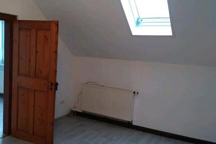 Wohnung Neuhaus am Rennweg - 4 Zimmer, 65 m&sup2;, 380&euro; | Angebot:25842515