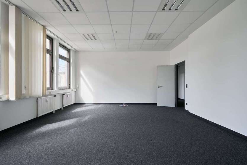 Büro in Nürnberg 2.202 € 245 m² zimmer