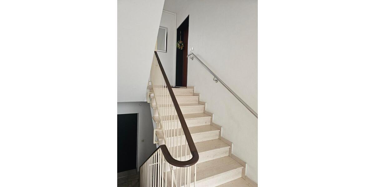 Etagenwohnung Bremerhaven - 3 Zimmer, 96 m&sup2;, 900&euro; | Angebot:26636111