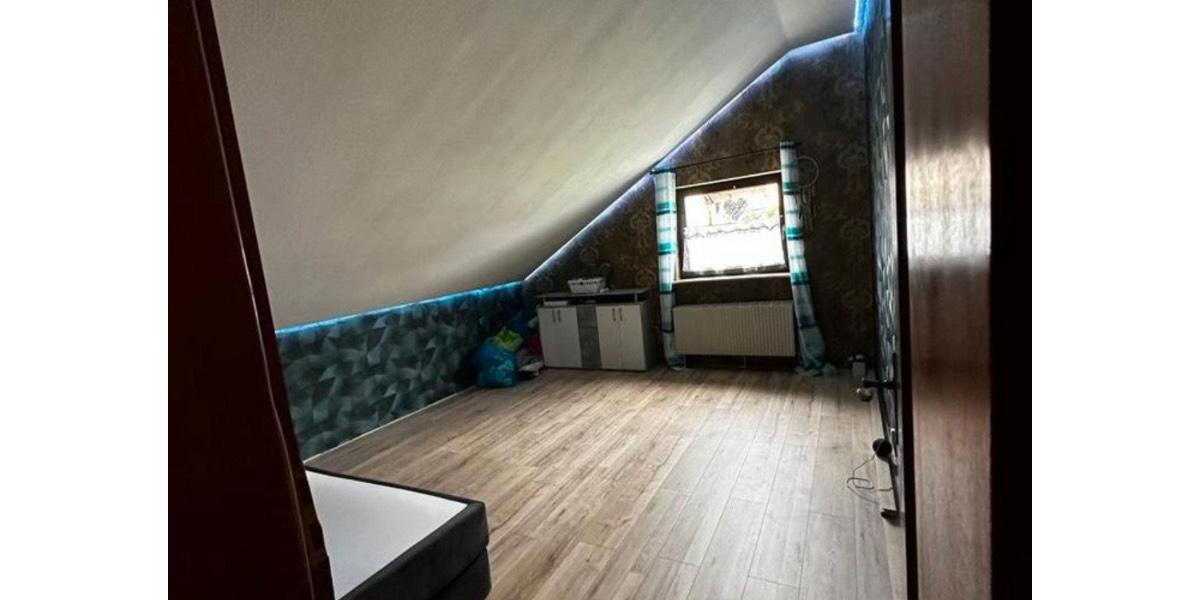 Dachgeschoßwohnung Elztal - 3 Zimmer, 700&euro; | Angebot:23086849