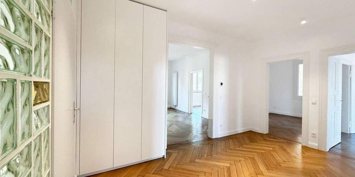 Etagenwohnung Stuttgart West - 5 Zimmer, 140 m&sup2;, 2.450&euro; | Angebot:25073679