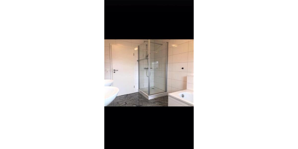 Etagenwohnung Freiburg im Breisgau Lehen - 3 Zimmer, 90 m&sup2;, 1.550&euro; | Angebot:26640258