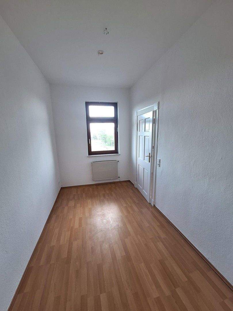 Großzügige, helle 5-Zimmer-Dachgeschosswohnung im Altbau - ruhige Lage mit Weitblick in Ammendorf 5 zimmer