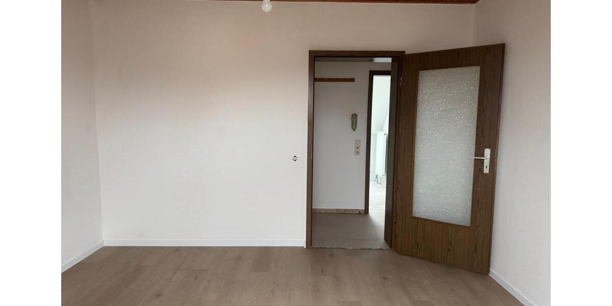 Dachgeschoßwohnung Eschwege - 2 Zimmer, 65 m&sup2;, 495&euro; | Angebot:25764395