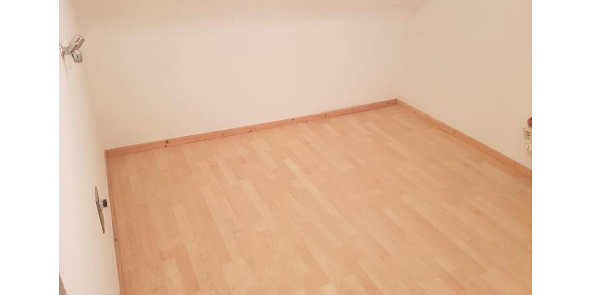 Etagenwohnung Ihringen - 4 Zimmer, 119 m&sup2;, 1.300&euro; | Angebot:26033398